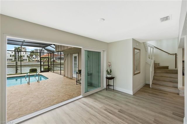 480 Oak AVE, Naples, FL 34108