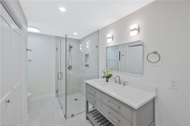 480 Oak AVE, Naples, FL 34108