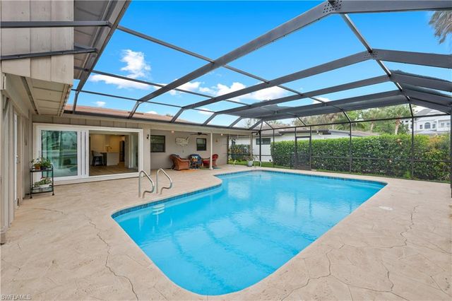 480 Oak AVE, Naples, FL 34108