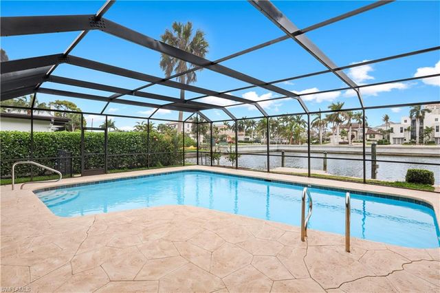 480 Oak AVE, Naples, FL 34108