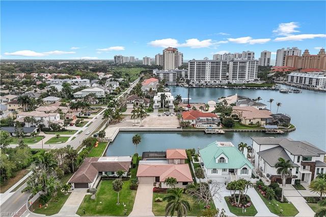 480 Oak AVE, Naples, FL 34108