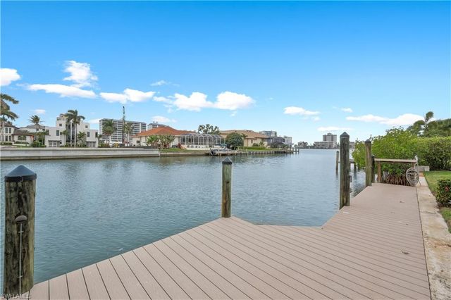 480 Oak AVE, Naples, FL 34108