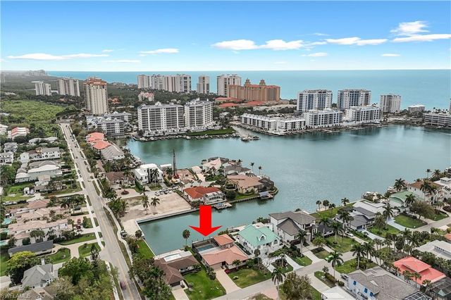 480 Oak AVE, Naples, FL 34108