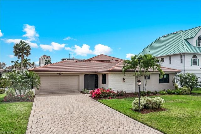 480 Oak AVE, Naples, FL 34108