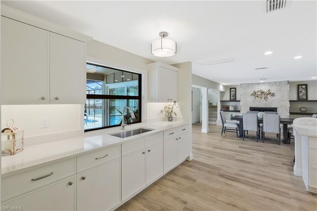 480 Oak AVE, Naples, FL 34108