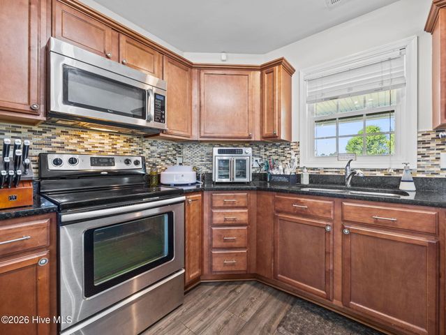 209 Cherry Blossom Drive, Richlands, NC 28574