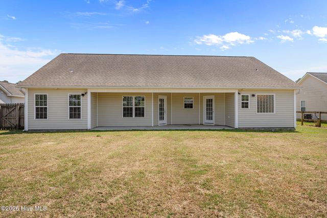 209 Cherry Blossom Drive, Richlands, NC 28574