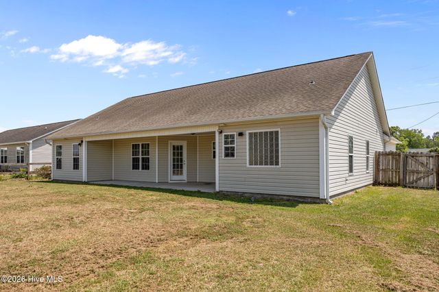 209 Cherry Blossom Drive, Richlands, NC 28574