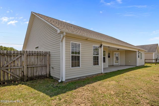 209 Cherry Blossom Drive, Richlands, NC 28574