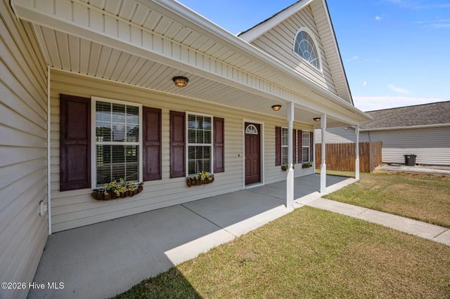 209 Cherry Blossom Drive, Richlands, NC 28574