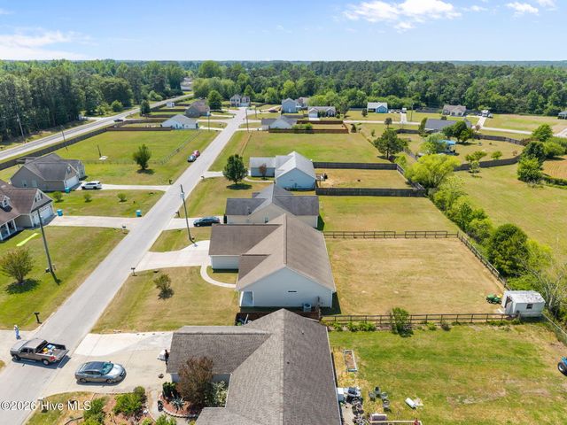 209 Cherry Blossom Drive, Richlands, NC 28574