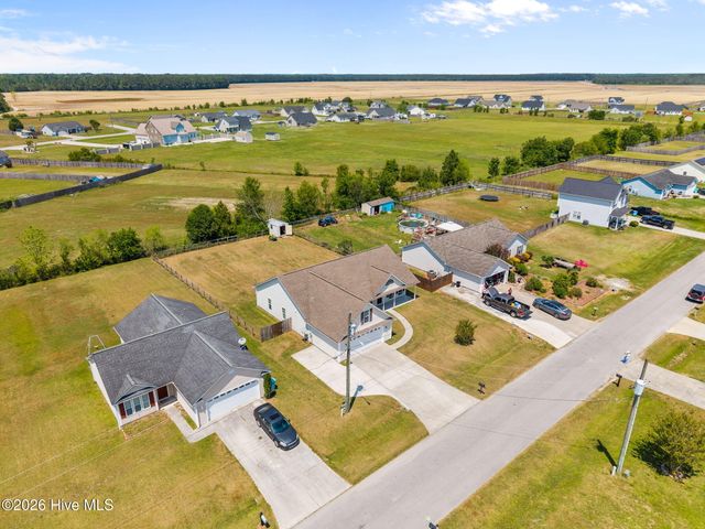 209 Cherry Blossom Drive, Richlands, NC 28574