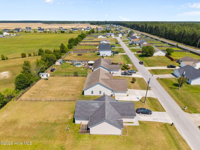 209 Cherry Blossom Drive, Richlands, NC 28574