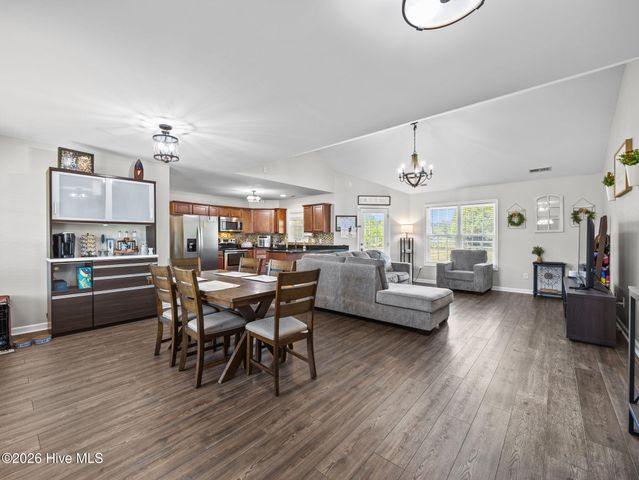 209 Cherry Blossom Drive, Richlands, NC 28574