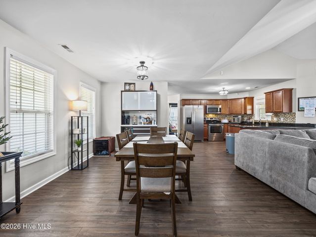 209 Cherry Blossom Drive, Richlands, NC 28574