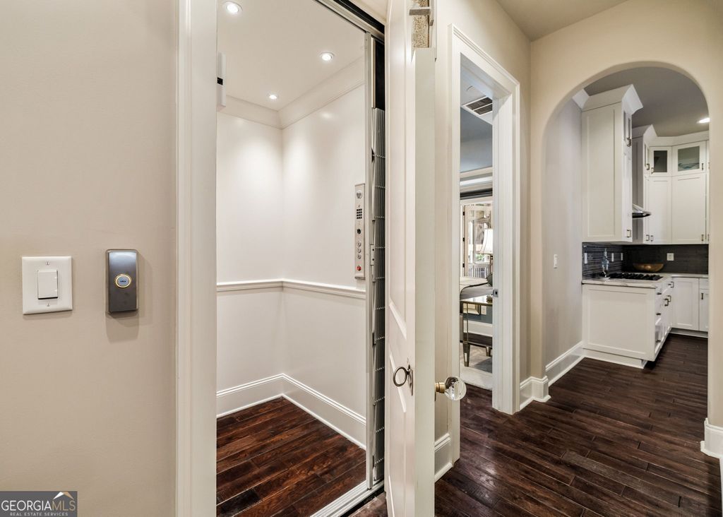 2872 Parkridge Drive NE, Atlanta, GA 30319 — photo 5