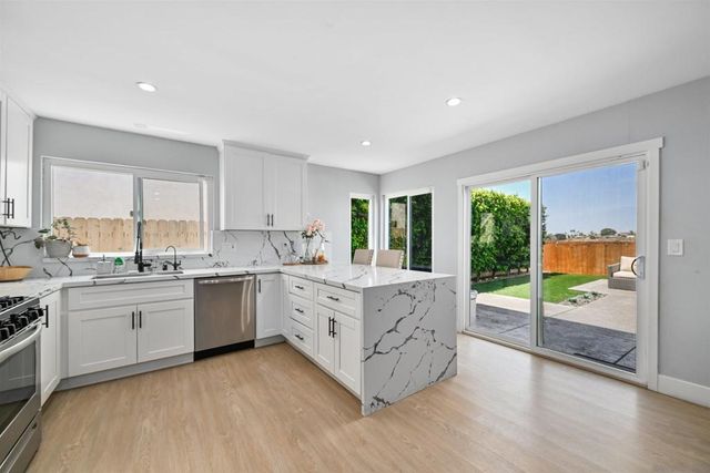 1068 Fuchsia, San Diego, CA 92154