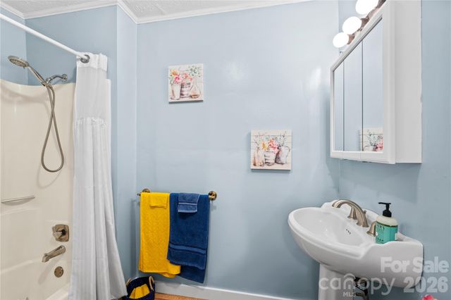 2879 Chandler Creek Road, Mars Hill, NC 28754