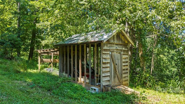 2879 Chandler Creek Road, Mars Hill, NC 28754