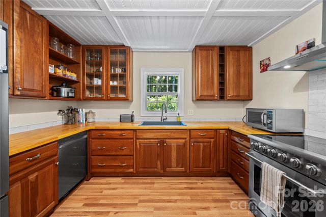 2879 Chandler Creek Road, Mars Hill, NC 28754