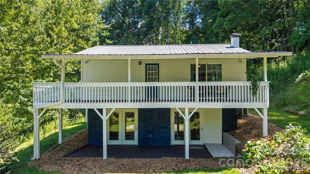 2879 Chandler Creek Road, Mars Hill, NC 28754