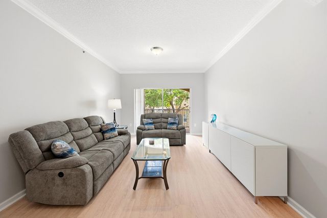 5820 W Sample Road 206, Coral Springs, FL 33067