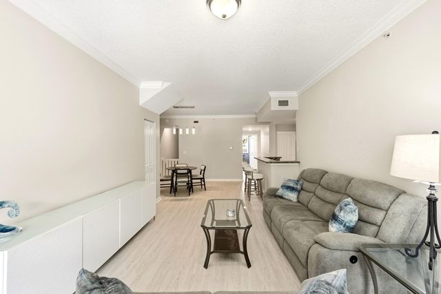 5820 W Sample Road 206, Coral Springs, FL 33067