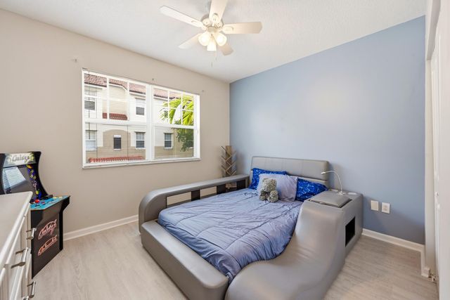 5820 W Sample Road 206, Coral Springs, FL 33067