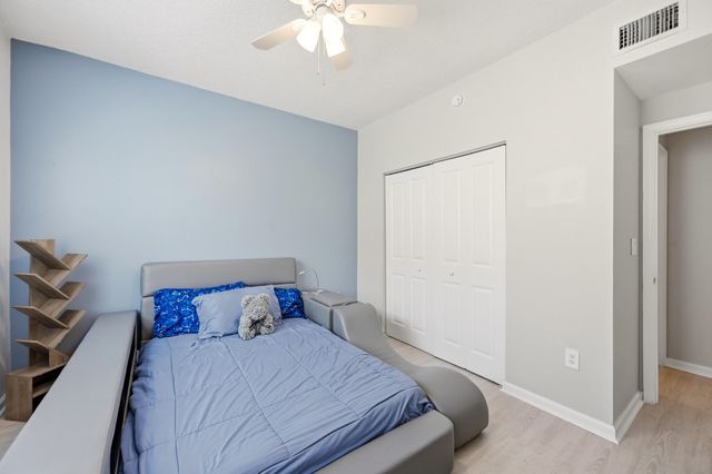 5820 W Sample Road 206, Coral Springs, FL 33067