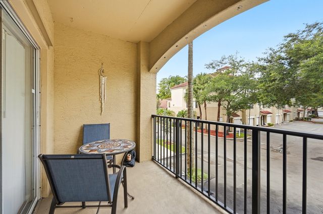 5820 W Sample Road 206, Coral Springs, FL 33067
