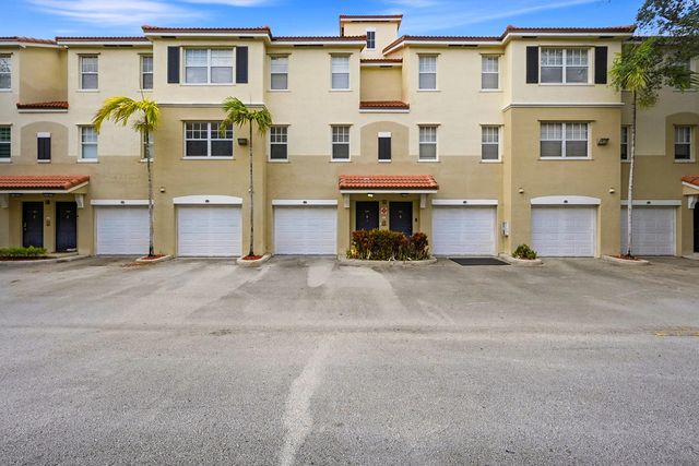 5820 W Sample Road 206, Coral Springs, FL 33067