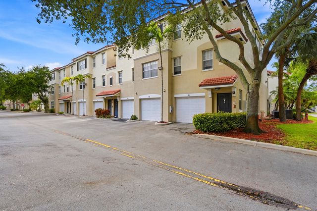 5820 W Sample Road 206, Coral Springs, FL 33067