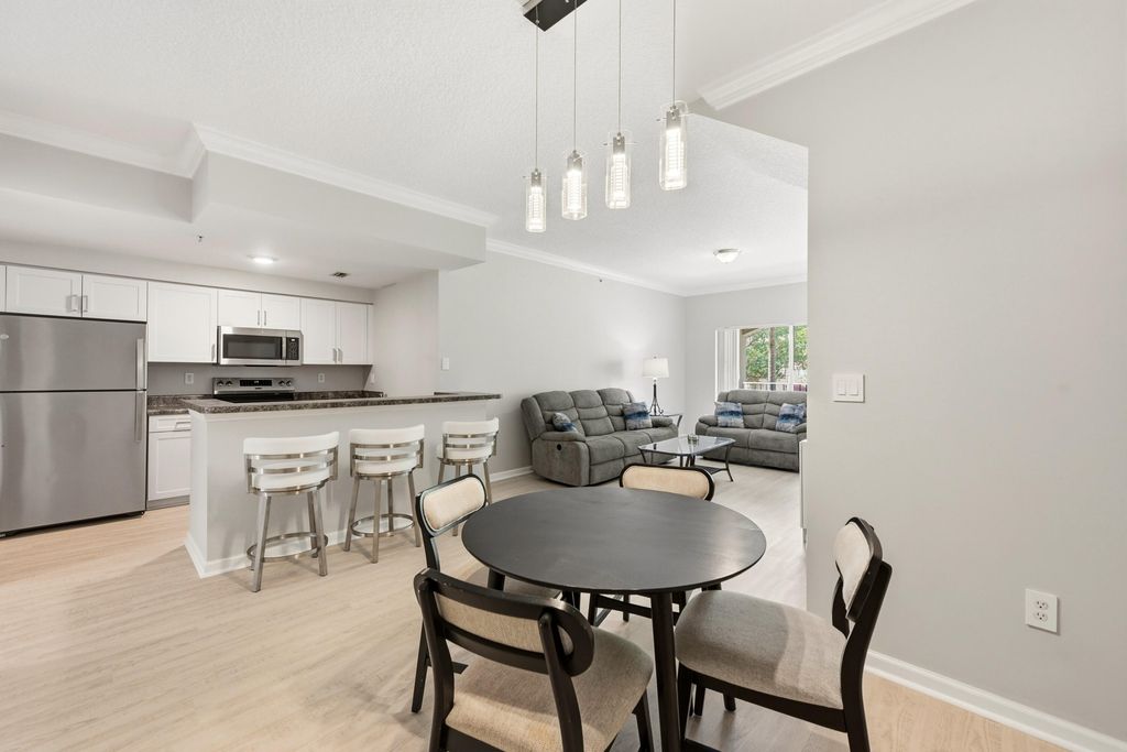 5820 W Sample Road 206, Coral Springs, FL 33067