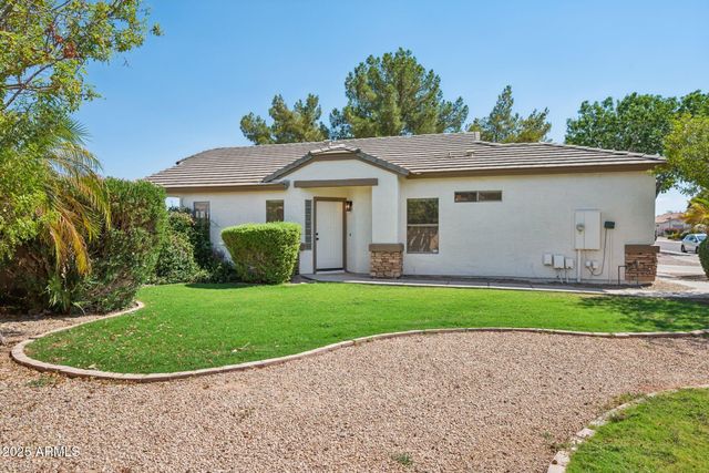2131 S PEPPERTREE Drive, Gilbert, AZ 85295