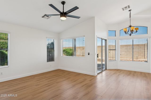 2131 S PEPPERTREE Drive, Gilbert, AZ 85295