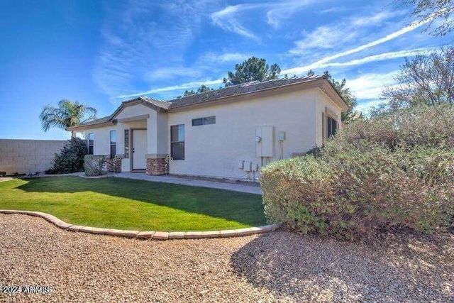 2131 S PEPPERTREE Drive, Gilbert, AZ 85295