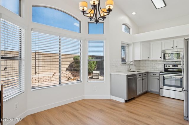 2131 S PEPPERTREE Drive, Gilbert, AZ 85295