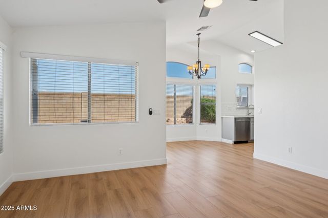 2131 S PEPPERTREE Drive, Gilbert, AZ 85295