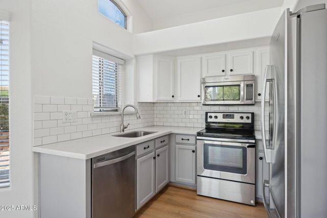 2131 S PEPPERTREE Drive, Gilbert, AZ 85295
