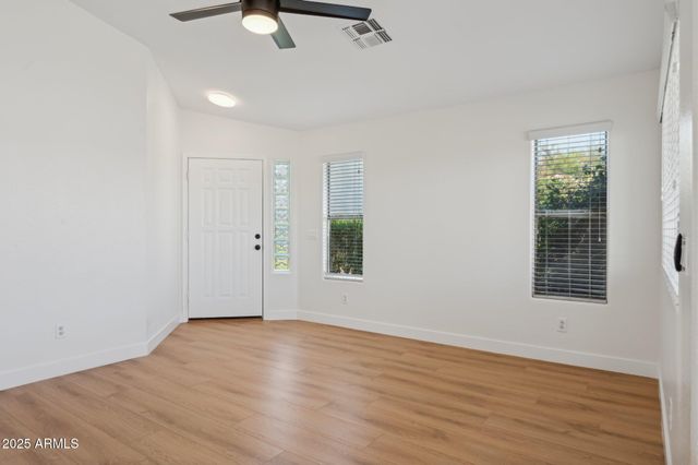 2131 S PEPPERTREE Drive, Gilbert, AZ 85295