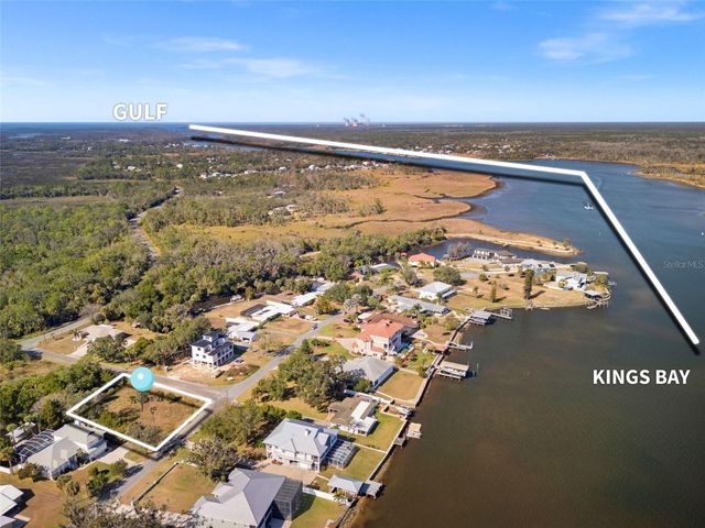 2262 N WATERSEDGE DRIVE, Crystal River, FL 34429