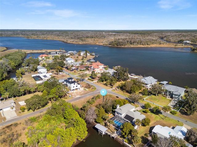 2262 N WATERSEDGE DRIVE, Crystal River, FL 34429