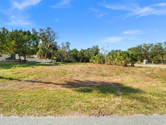 2262 N WATERSEDGE DRIVE, Crystal River, FL 34429