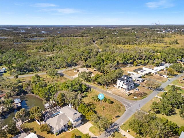 2262 N WATERSEDGE DRIVE, Crystal River, FL 34429