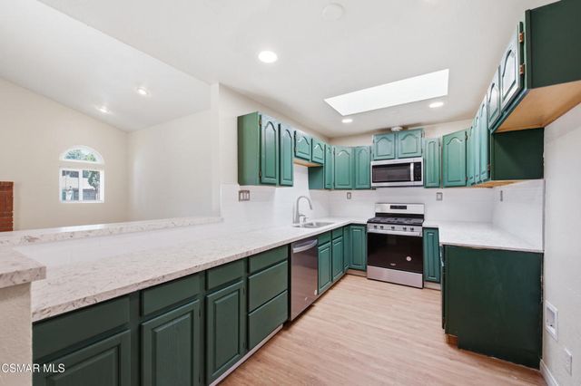 8681 Winnetka Avenue, Winnetka, CA 91306