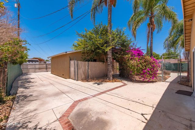 8681 Winnetka Avenue, Winnetka, CA 91306