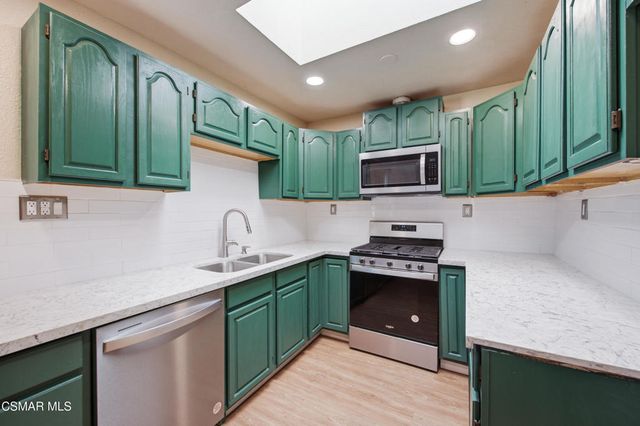 8681 Winnetka Avenue, Winnetka, CA 91306