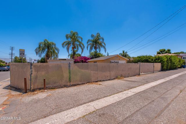 8681 Winnetka Avenue, Winnetka, CA 91306