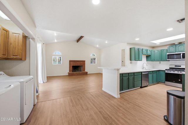8681 Winnetka Avenue, Winnetka, CA 91306