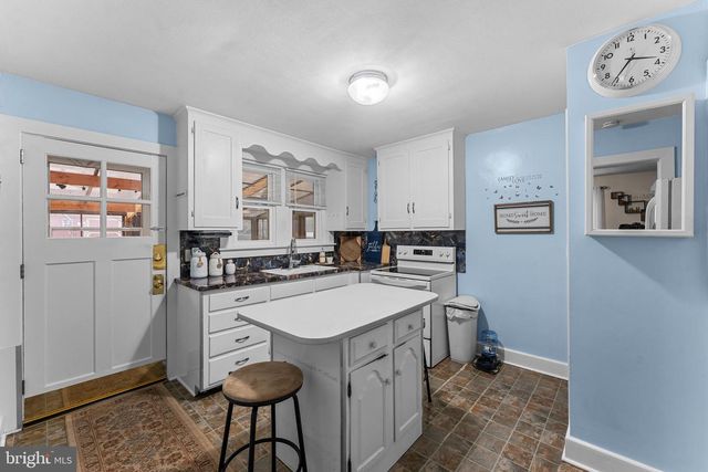 859 WALNUT ST, Royersford, PA 19468